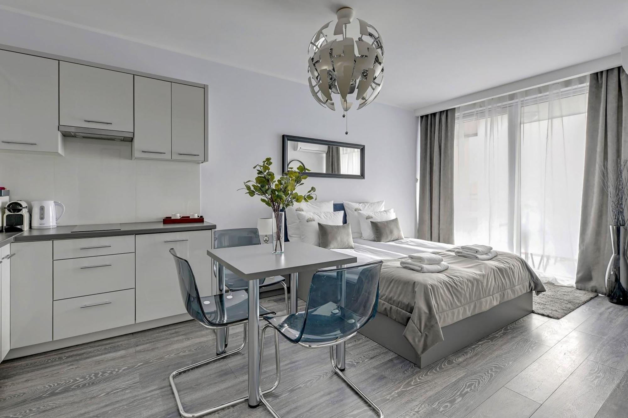Scala City Center By Downtown Apartments Гданск Екстериор снимка