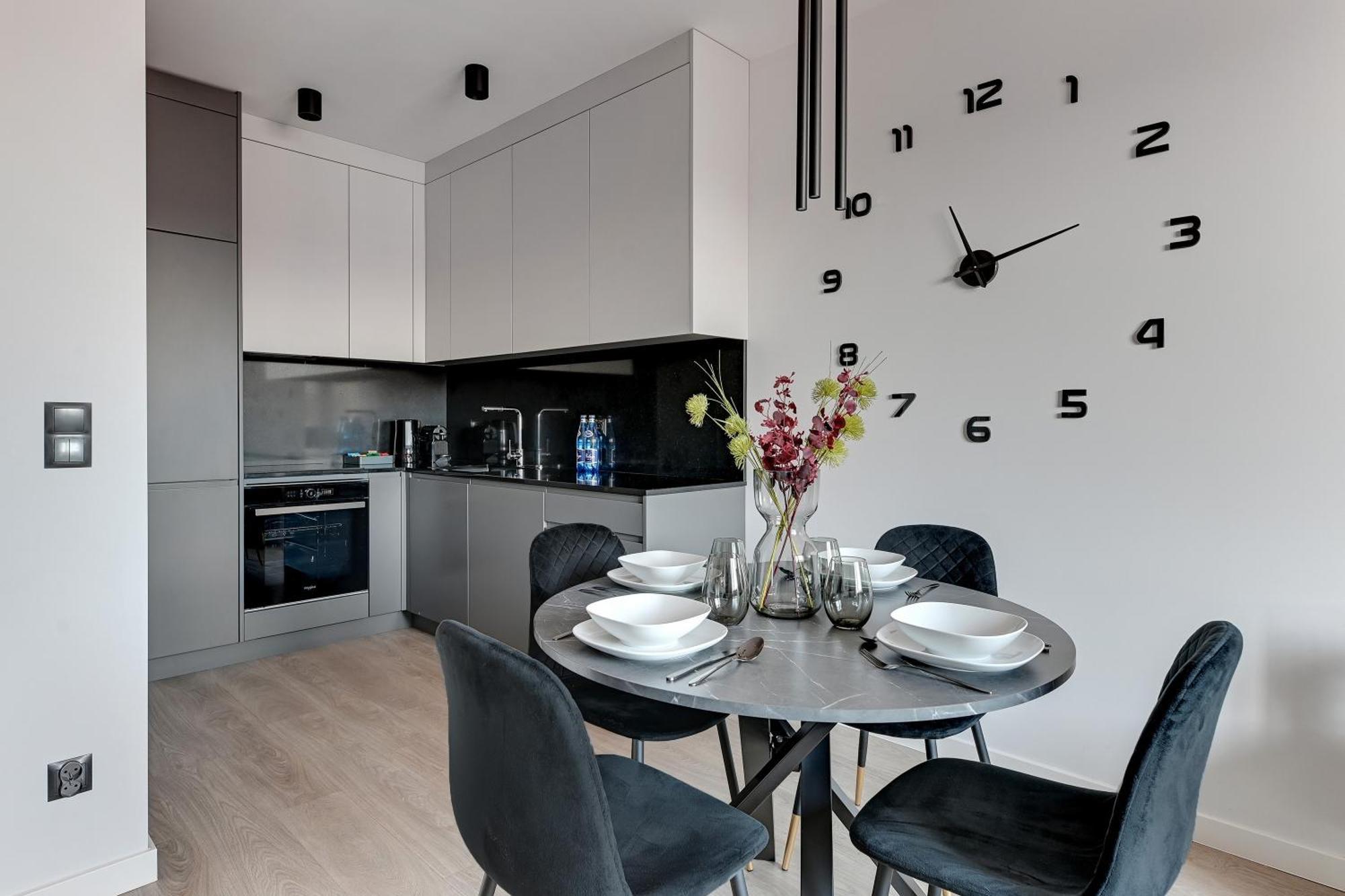 Scala City Center By Downtown Apartments Гданск Стая снимка
