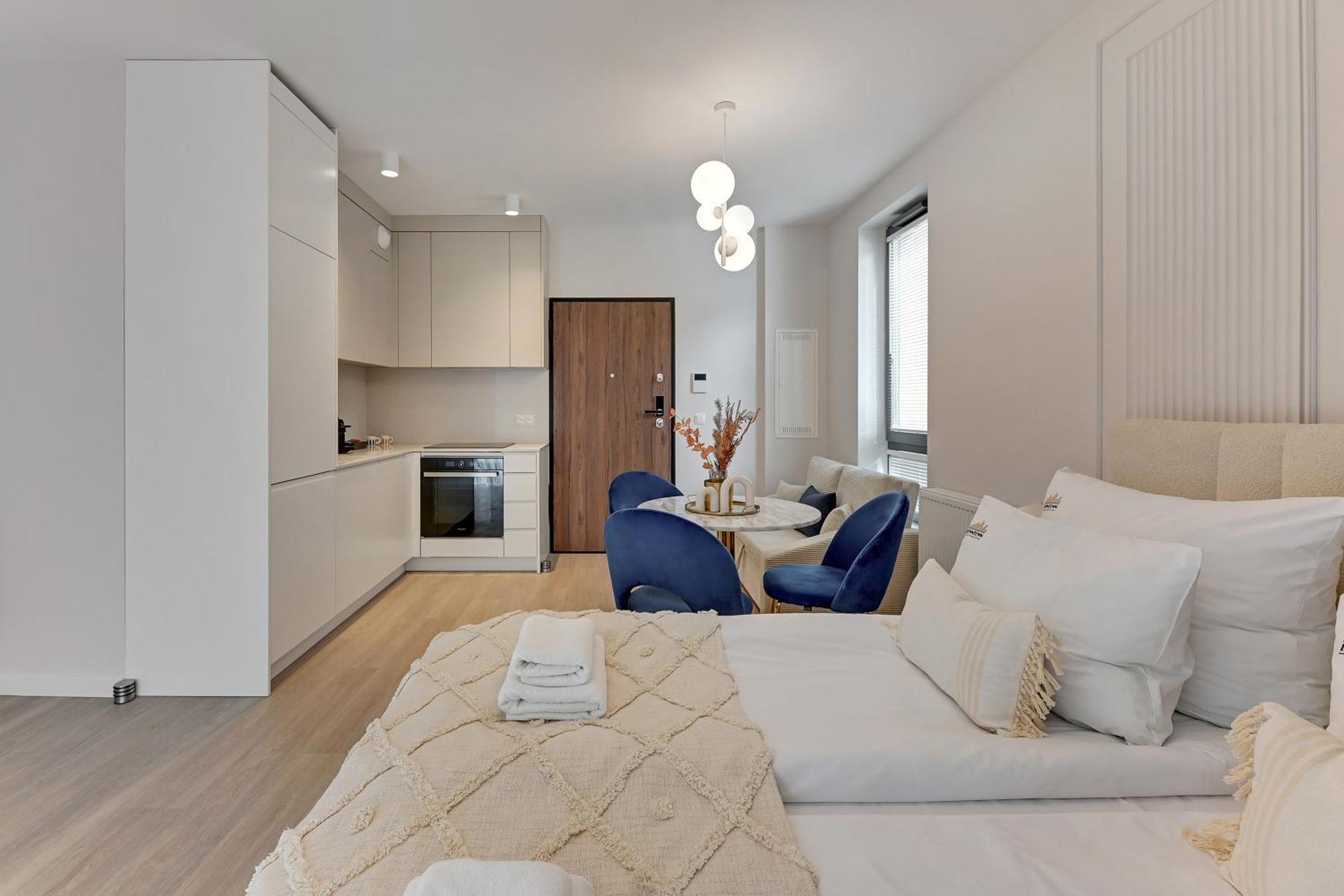 Scala City Center By Downtown Apartments Гданск Екстериор снимка