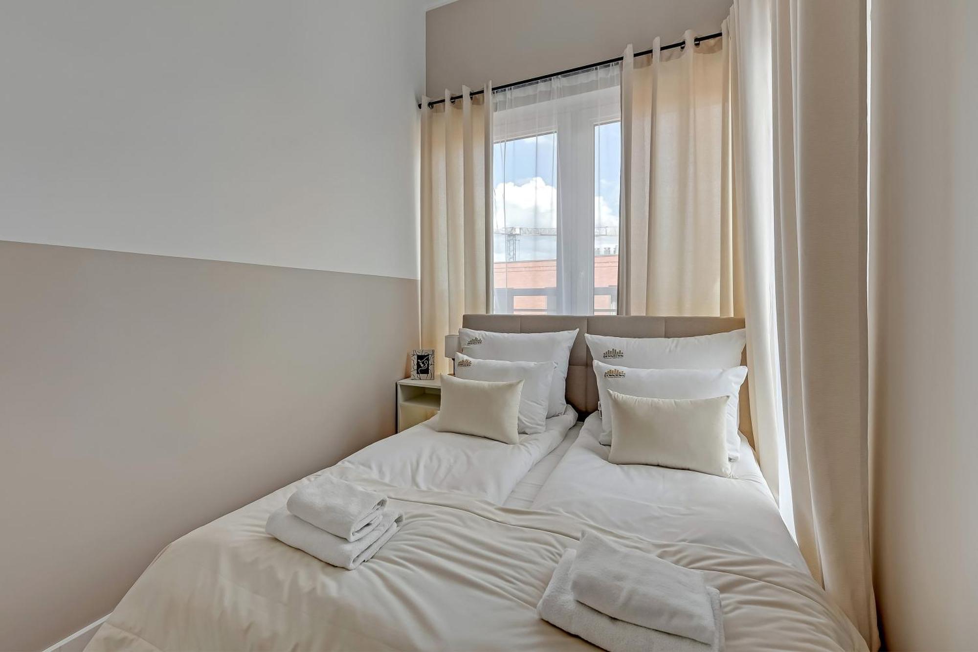 Scala City Center By Downtown Apartments Гданск Стая снимка