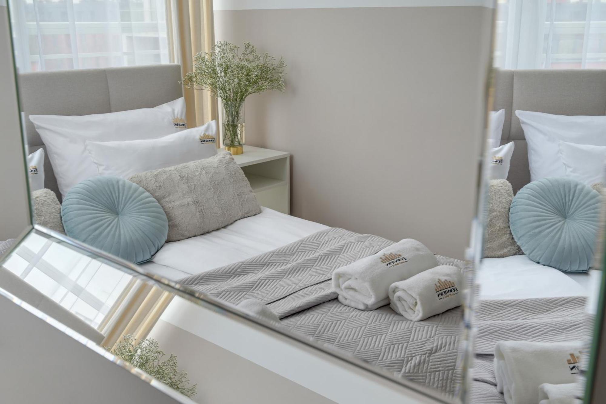 Scala City Center By Downtown Apartments Гданск Екстериор снимка